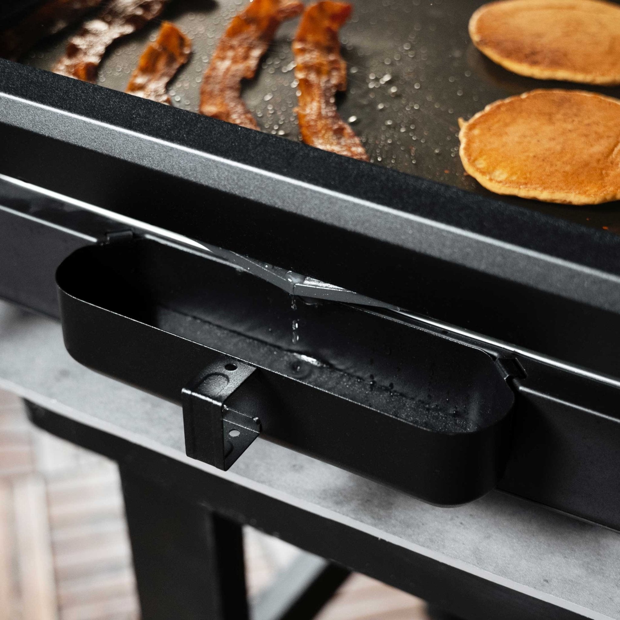 Blackstone Fast Preheat 17 Inch Electric Tabletop Griddle
